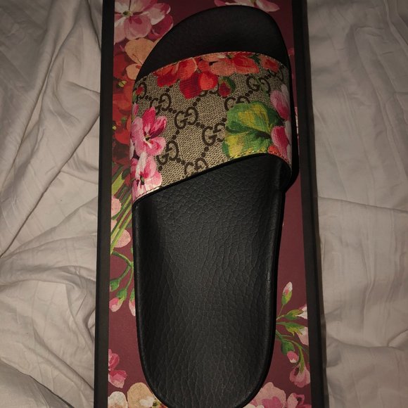 Gucci Slide WMNs 8 - Picture 1 of 6